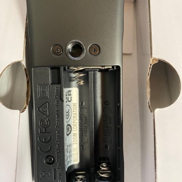 Zoom ZH1 H1 Handy Portable Digital Recorder (NEW) - Picture 7 of 13